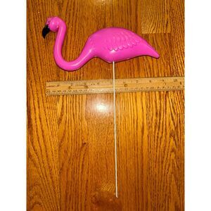 three Blow Mold 9" Pink Flamingo Plastic Yard Decoration incl. legs